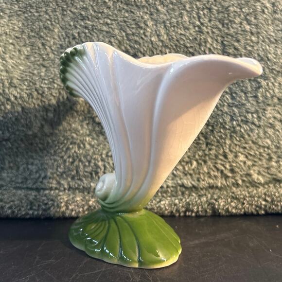 Beauceware Green and White MCM Cornucopia Vase Ceramic Pottery c1950 - Picture 6 of 8